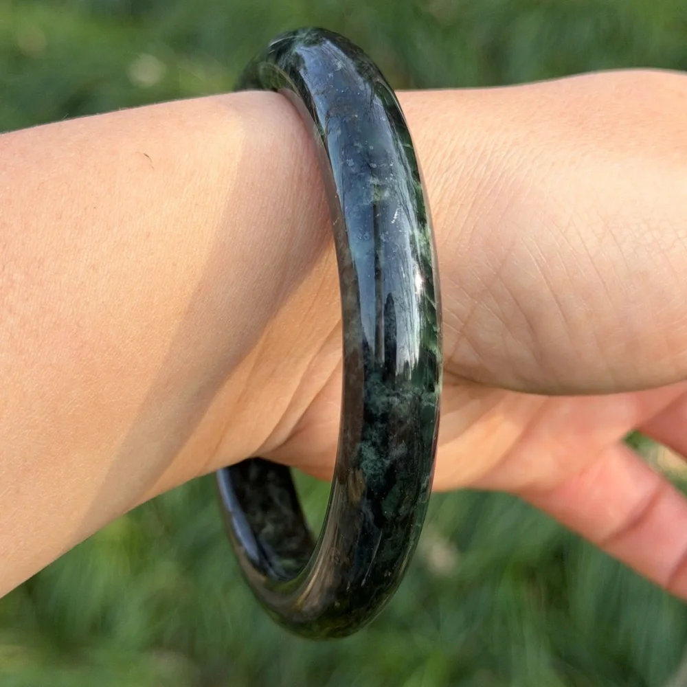 67mm inner‎ diameter dark green Xiuyu jade bangle 1214